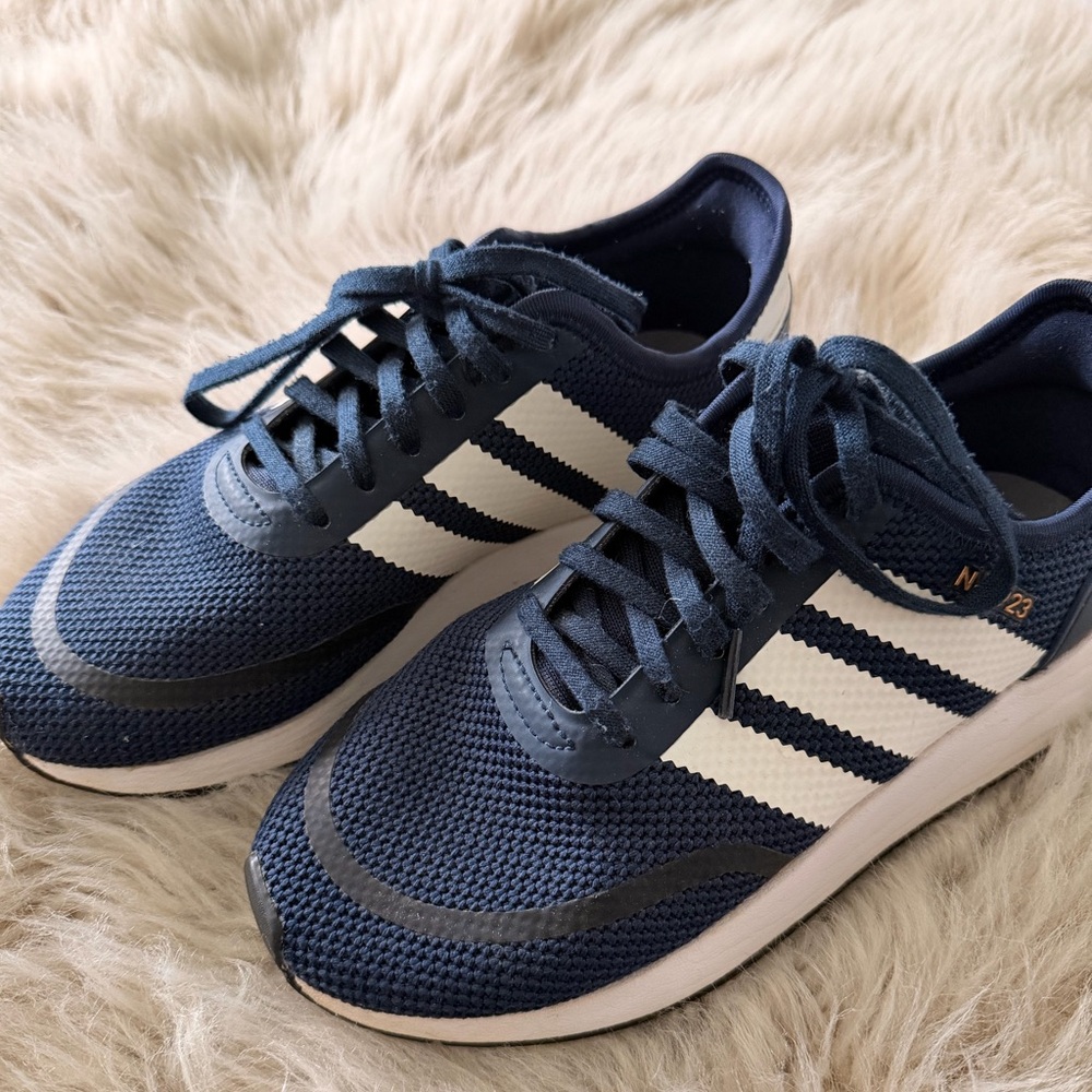 Youth 5.5 or Women 7 N-5923 J Core Navy/Footwear White AC8543